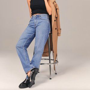 Abercrombie & Fitch Curve Love Mid Rise 90s Straight Jean